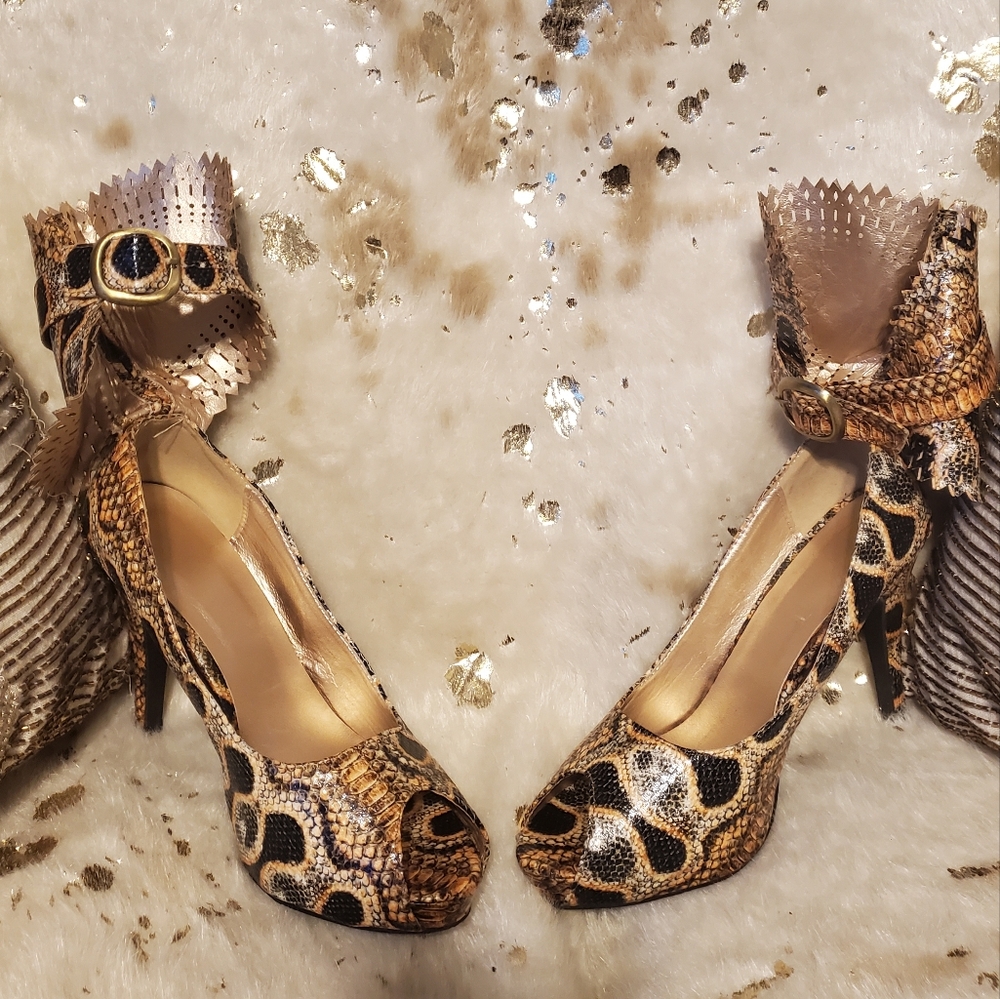 SNAKESKIN PRINT perp-toe ankle wrap HEELS